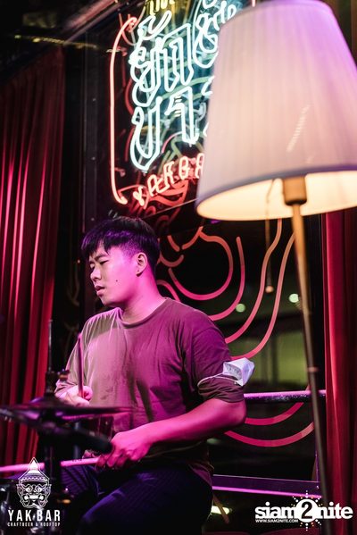 Bowkylion at Yak Bar — photo 113