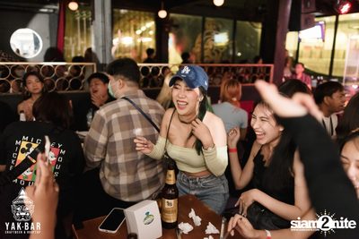 Bowkylion at Yak Bar — photo 120