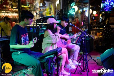 Slapkiss Concert at Fullmoon Terrace — photo 6