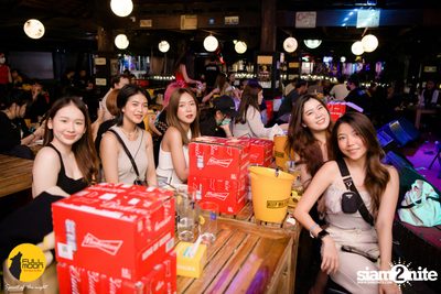 Slapkiss Concert at Fullmoon Terrace — photo 13