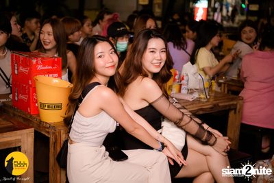 Slapkiss Concert at Fullmoon Terrace — photo 29