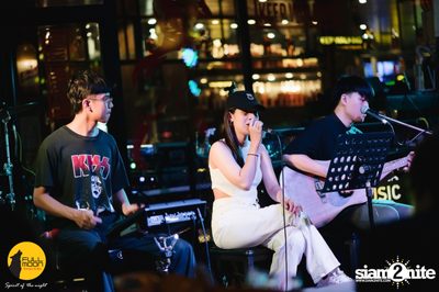 Paper Planes at Fullmoon Terrace — photo 1