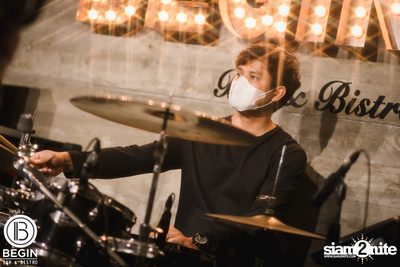 Bowkylion ที่ Begin Bar — photo 11