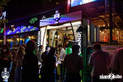 J-Jetrin at AINU Bar — photo 5