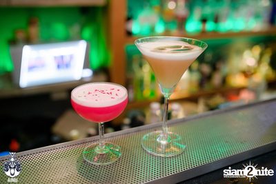 J-Jetrin at AINU Bar — photo 38