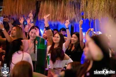 J-Jetrin at AINU Bar — photo 71