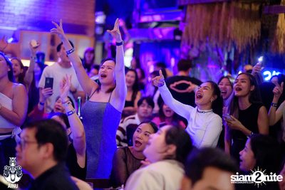 J-Jetrin at AINU Bar — photo 104