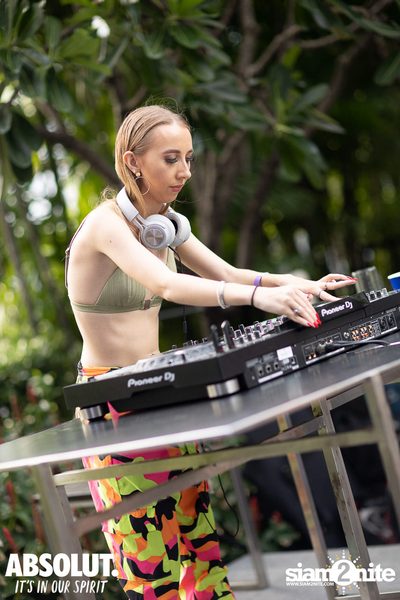 Rave Times TH x Melodic Techno Progressive Trance Pool Party at Holiday Inn — photo 95