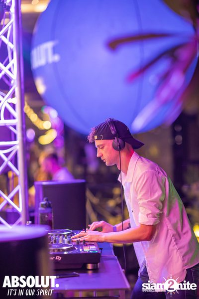 Rave Times TH x Melodic Techno Progressive Trance Pool Party at Holiday Inn — photo 174