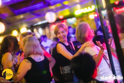Oat Pramote at Fullmoon Terrace & Bar — photo 61