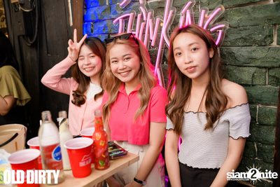Slapkiss at Old Dirty — photo 15