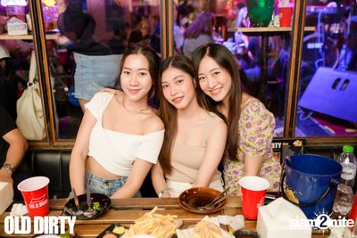 Slapkiss at Old Dirty — photo 22