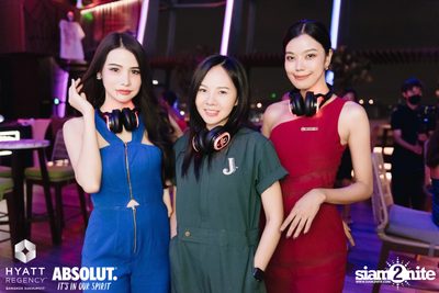 Halloween Silent Disco Party at Spectrum Lounge & Bar — photo 15
