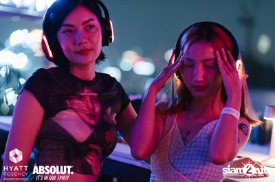 Halloween Silent Disco Party at Spectrum Lounge & Bar — photo 57