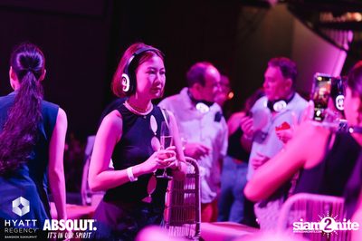 Halloween Silent Disco Party at Spectrum Lounge & Bar — photo 95