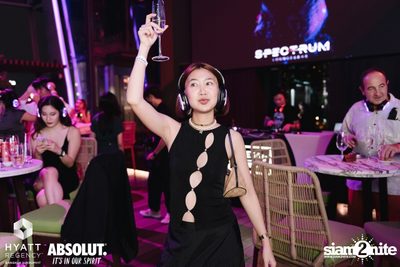Halloween Silent Disco Party at Spectrum Lounge & Bar — photo 100