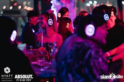 Halloween Silent Disco Party at Spectrum Lounge & Bar — photo 131