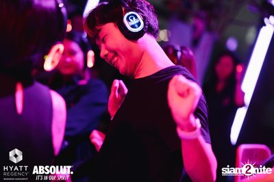 Halloween Silent Disco Party at Spectrum Lounge & Bar — photo 136