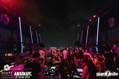 Halloween Silent Disco Party at Spectrum Lounge & Bar — photo 151