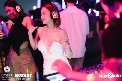 Halloween Silent Disco Party at Spectrum Lounge & Bar — photo 160