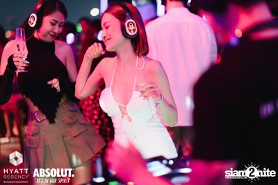 Halloween Silent Disco Party at Spectrum Lounge & Bar — photo 162