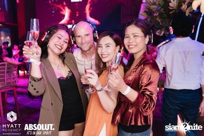 Halloween Silent Disco Party at Spectrum Lounge & Bar — photo 170