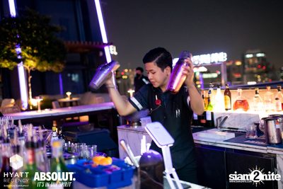 R&B Rewind Full Moon Party ที่ร้าน Spectrum Lounge & Bar  — photo 11