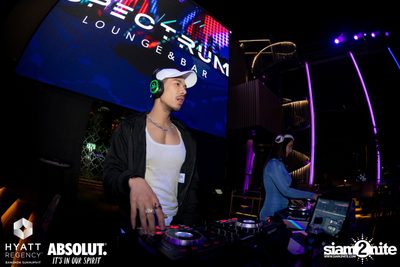 R&B Rewind Full Moon Party ที่ร้าน Spectrum Lounge & Bar  — photo 74