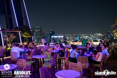 R&B Rewind Full Moon Party ที่ร้าน Spectrum Lounge & Bar  — photo 95