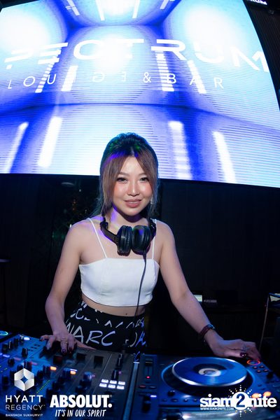 R&B Rewind Full Moon Party ที่ร้าน Spectrum Lounge & Bar  — photo 100