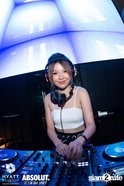 R&B Rewind Full Moon Party ที่ร้าน Spectrum Lounge & Bar  — photo 102