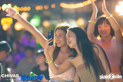 19th Anniversary with Singto Numchok + Pae MVL at Maldives — photo 93