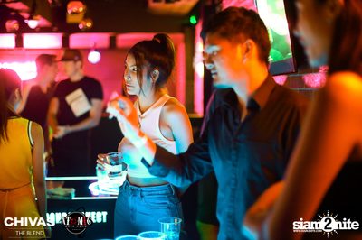 ภาพบรรยากาศคืนวันเสาร์ ที่ร้าน Atomic — photo 3