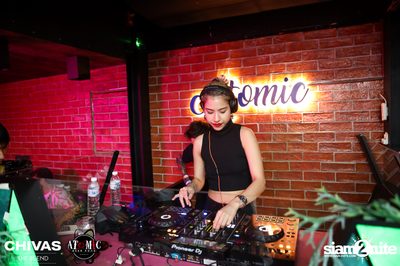 ภาพบรรยากาศคืนวันเสาร์ ที่ร้าน Atomic — photo 7