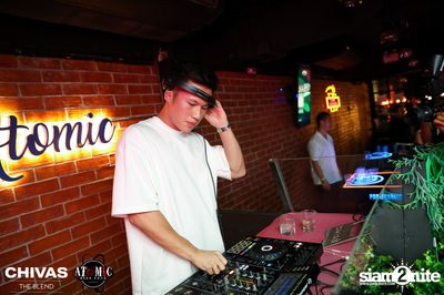 ภาพบรรยากาศคืนวันเสาร์ ที่ร้าน Atomic — photo 52