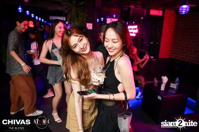ภาพบรรยากาศคืนวันเสาร์ ที่ร้าน Atomic — photo 57