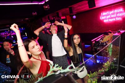 ภาพบรรยากาศคืนวันเสาร์ ที่ร้าน Atomic — photo 64
