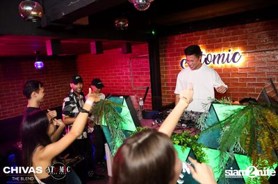 ภาพบรรยากาศคืนวันเสาร์ ที่ร้าน Atomic — photo 68