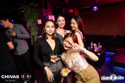 ภาพบรรยากาศคืนวันเสาร์ ที่ร้าน Atomic — photo 74