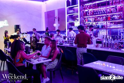 Friday Night at The Weekend Cafe & Bar — photo 8