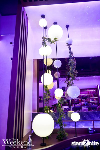 Friday Night at The Weekend Cafe & Bar — photo 11