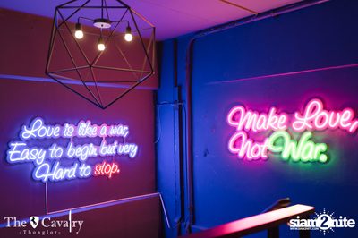 ภาพบรรยากาศคอนเสิร์ต ETC ที่ร้าน The Cavalry Thonglor — photo 7