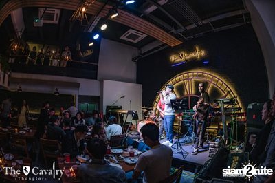 ภาพบรรยากาศคอนเสิร์ต ETC ที่ร้าน The Cavalry Thonglor — photo 32