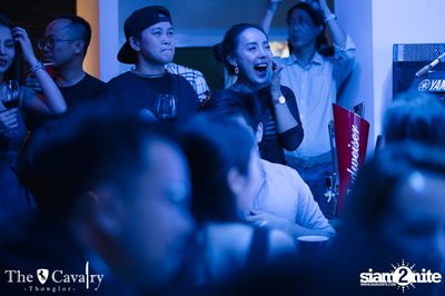 ภาพบรรยากาศคอนเสิร์ต ETC ที่ร้าน The Cavalry Thonglor — photo 98