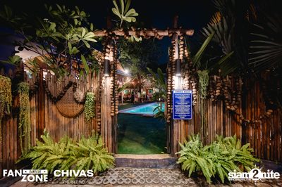 บรรยากาศการชมฟุตบอลโลก ฝรั่งเศษ vs เดนมาร์ก ที่ at Blue Parrot — photo 1