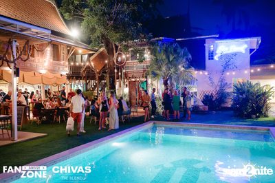 บรรยากาศการชมฟุตบอลโลก ฝรั่งเศษ vs เดนมาร์ก ที่ at Blue Parrot — photo 4