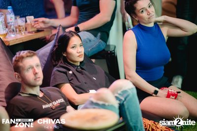 บรรยากาศการชมฟุตบอลโลก ฝรั่งเศษ vs เดนมาร์ก ที่ at Blue Parrot — photo 14