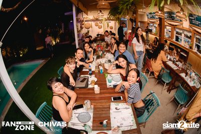 บรรยากาศการชมฟุตบอลโลก ฝรั่งเศษ vs เดนมาร์ก ที่ at Blue Parrot — photo 43