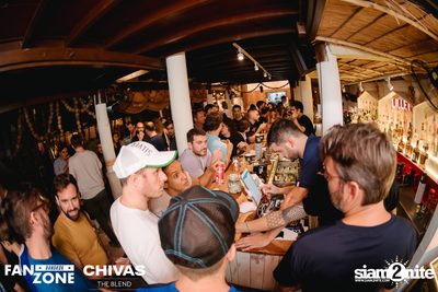 บรรยากาศการชมฟุตบอลโลก ฝรั่งเศษ vs เดนมาร์ก ที่ at Blue Parrot — photo 52
