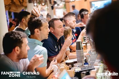บรรยากาศการชมฟุตบอลโลก ฝรั่งเศษ vs เดนมาร์ก ที่ at Blue Parrot — photo 53